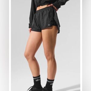 BNWT ALO Yoga Game Time Short Large